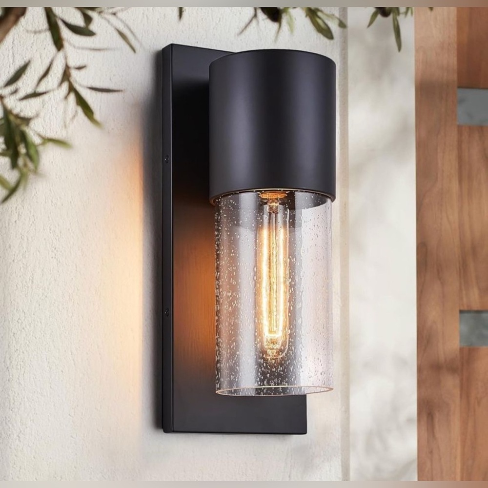 Outdoor Waterproof Wall Sconce 1-Light E26 Socket Base,Clear Seeded Glass Shade